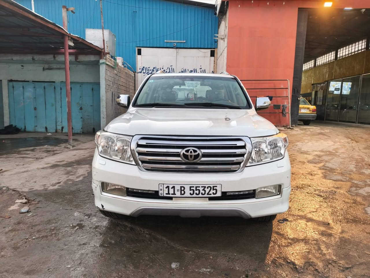 لاندكروزر موديل 2010 رقم بغداد الماني مشروع وطني إنكليزي بسمي مكفول كفاله من صبغ  وميكانيك بكانه بغداد  رقمي ***********  السعر 310 ورقه
