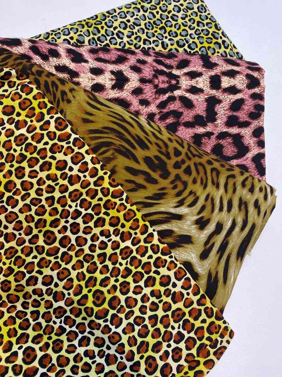 احلى وارقى الطرحات نوفر من الكشمير الايطالي القطني الثقيل وباسعار🔥🔥القطعه مترين ونص مترية مضبوووطة
للحجز واتساب ***********او مراسلة البيج وسيتم الرد 
افحص طلبك بوجود المندوب واي اختلاف بلطلب او بنوع القماش الك حق الرفض🤝🤝
تتوفر خدمة توصيل كل مناطق العراق 5
