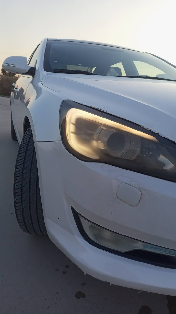 السلام عليكم للبيع كيا كادنزا 2011 سياره فول مواصفات خليجي حساسات كامره خلفيه ترحيب كشنات كهرباء خزن 120 ادك جرس وضعيات الكشن ستيرن كهرباء بانوراما طكتين سياره فول محرك شرط مامفتوح سياره كفاله ماعده بارد بجاملغ فقط رقم اربيل شرط تحويل  السعر 135 وبيها مجال حك جيه *********** يوجد واتساب
