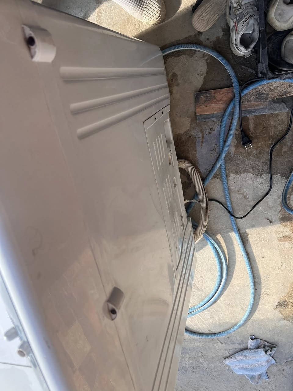 غسالا هيتاشي اخت الجديدة شرط الشغل ايعطل مابيهة سعر الغسالة 58 وبيهة مجال شي قليل للستفسار التصال ***********
