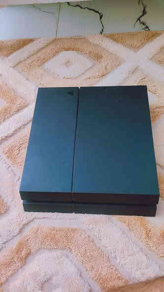 بلي ٤ فات مهكر نظام ١٢ تهكير قرص ويا جوستك الاصلي جهاز نضيف جدا 
تجي تفحص بلبيت وتستلمة من البيت 
مكانة بغداد العبيدي شارع ٢٠ 
*********** 
سعرة ٢١٠
