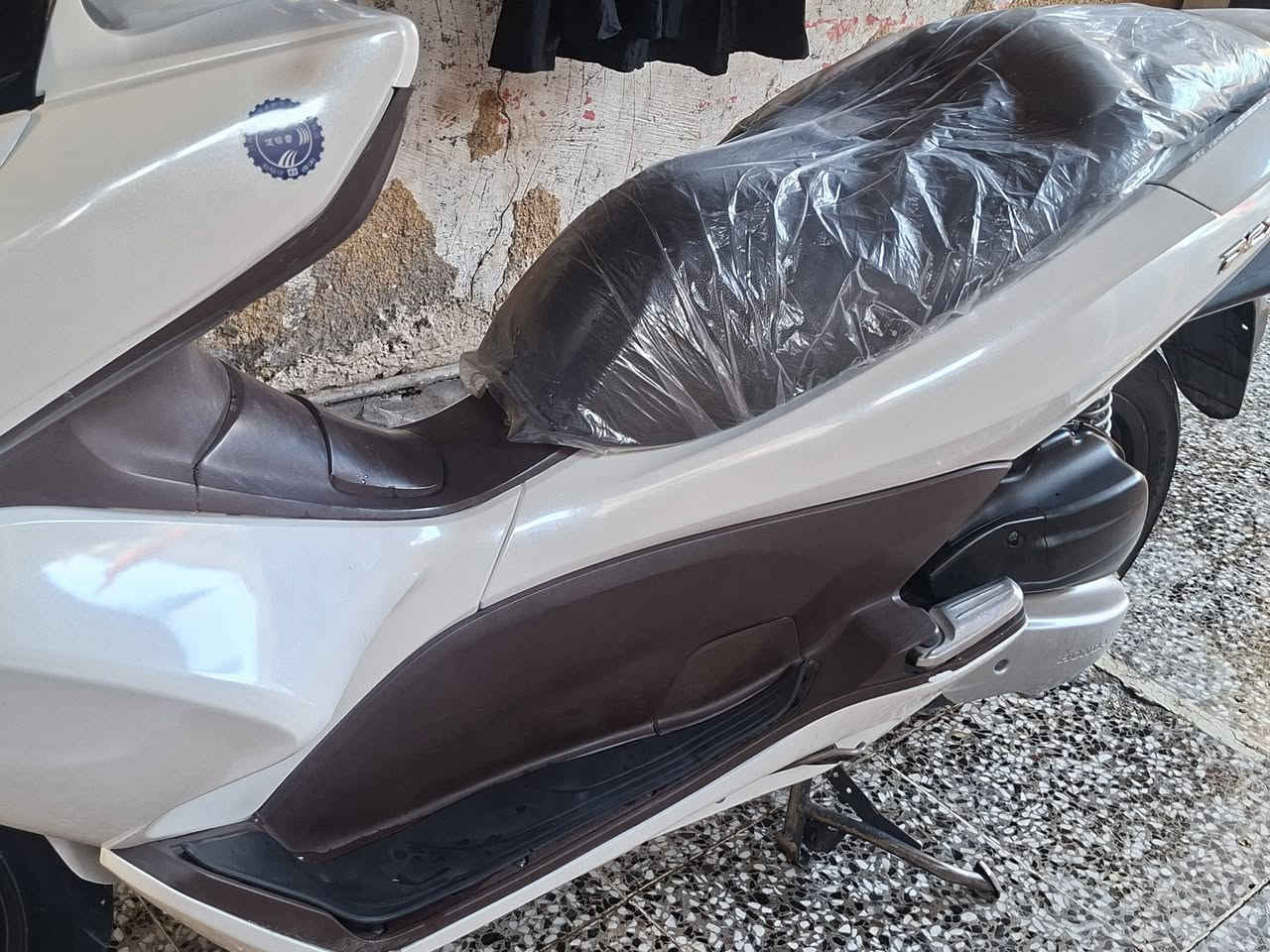 سلام عليكم بيسي اكس جيل اول ياباني دراجه نضيفه ميه بل ميه كفاله عامه كلشي شغال بيها سعر مليون ونص مكان العبيدي الاتصال ***********
