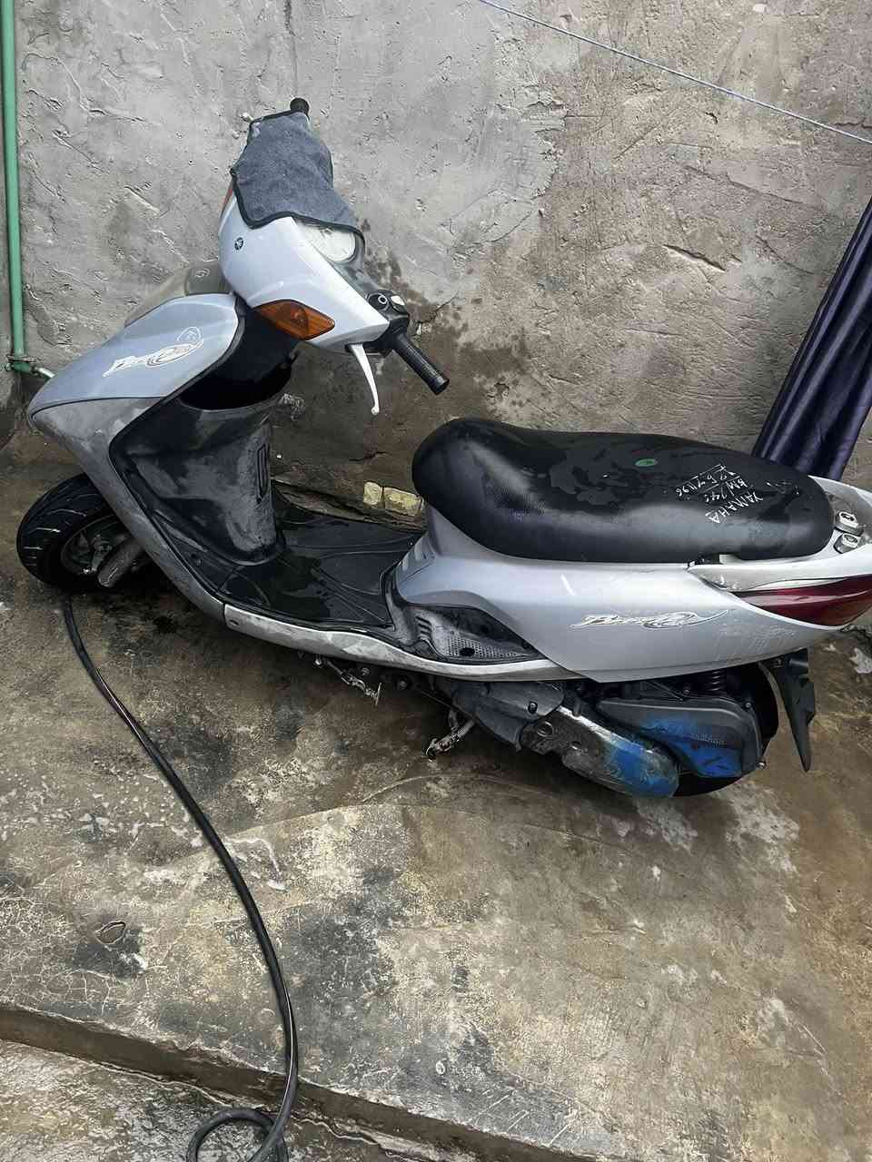 سلام عليكم دارجه بريز نوزل صارلهه 5 اشهر نزلتهه رمبه دراجه جديده بيهه بس لكفر لامامي مكسور من جوه من نزلتهه هوه بي هذا لكسر سعرهه 750 وبيهه مجال مكاني بغداد ***********
