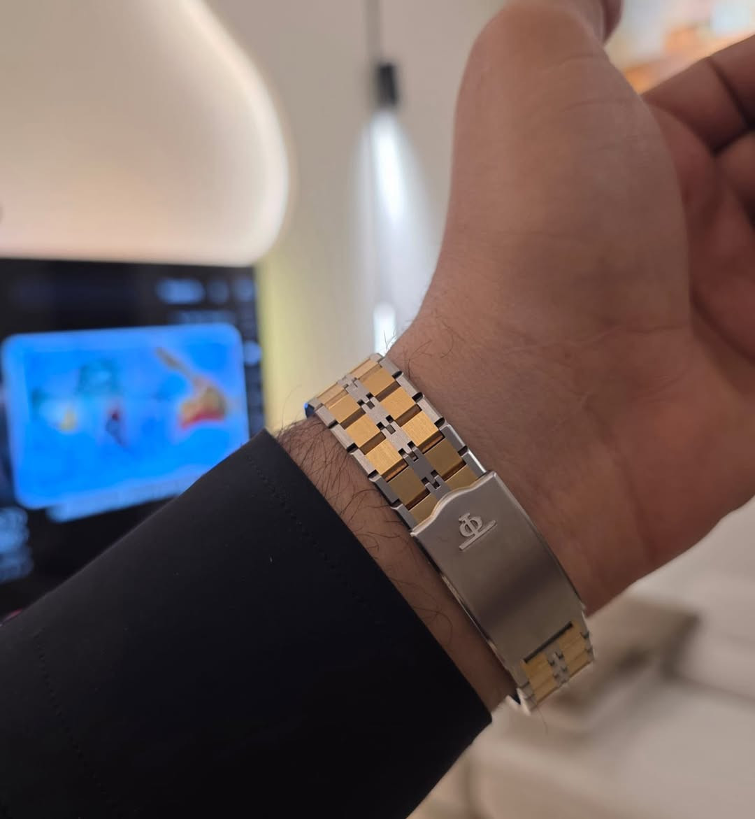 ساعه بوم مارسي طوق ذهب 8 غرام سير تغليف ذهب ساعه كوارتز زيرو كامل مرفقات مع العلبه الاصليه 
ابو فهد للساعات السويسرية

سعر خاص أو واتساب ***********
