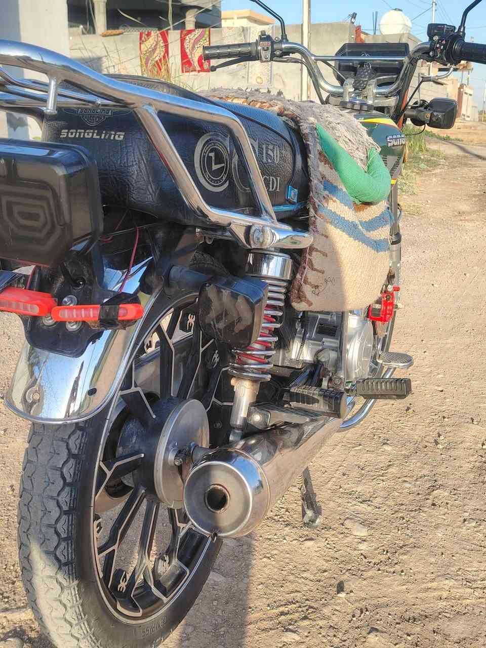 السلام عليكم
دراجه سيفان 24 كفاله
ورقة كرتونية
ما بيها اي نقص
صالنصة جعرة
للاستفسار الاتصال على الرقم
***********
