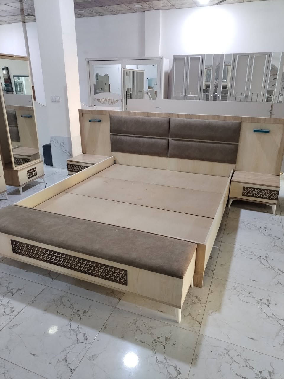 غرفه نوم تركي 8قطع مستعمل كلش قليل للستفسار ***********
