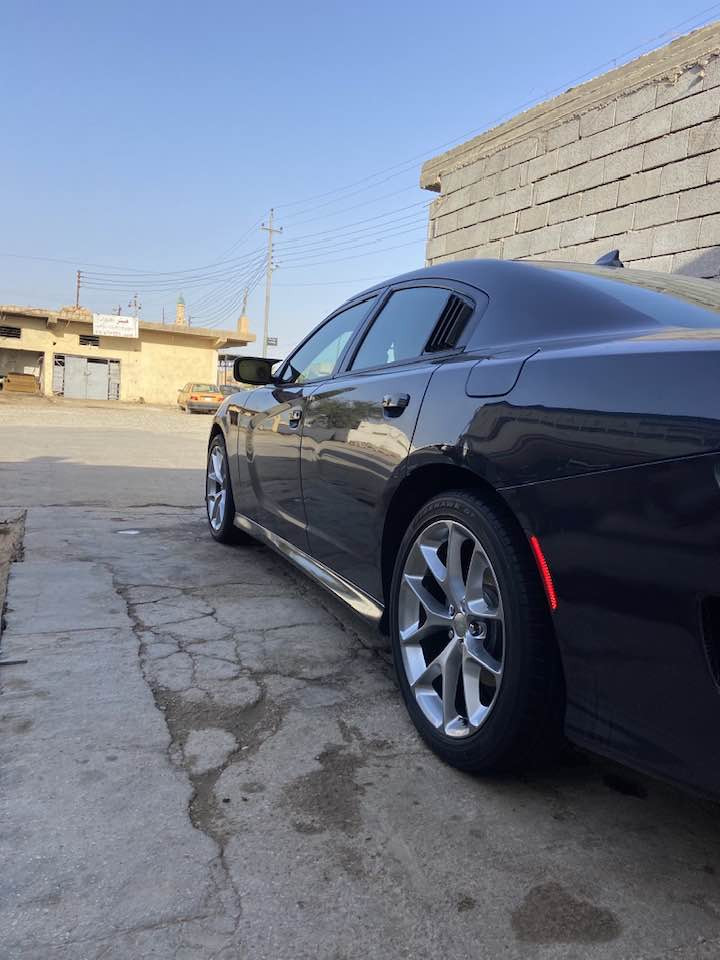 السلام عليكم جارجر 2019GTللبيع 
رقم بغداد. فول مواصفات ما عدا الفتحه 
كشنات كهرباء (تدفئه+تبريد)مري قلاب حساسات جانبيه حساسات بل مرايه كير ومكينه وأكسل مكفوله كفاله عامه تخم تاير حداديه امامي خلفي كله جديد.ماشيه 67ميل السياره برغي ما ناقصه 
حادثها. جاملغ وبنيد جهة اليمنه وبيه صبغ بل باب الخلفي الراكب 
***********
السعر 218 وبيها مجال
