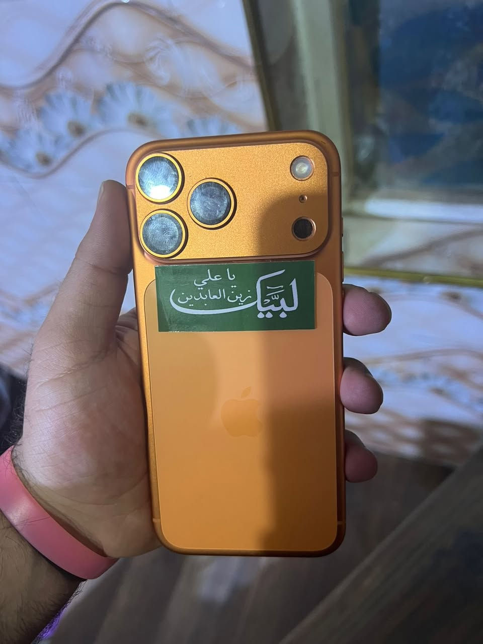 سلام عليكم السعر 1800 ايفون  17 برو ماكس ذاكره 256 بطاريه 100 مشحون 86 مكاني بياع رقمي ***********
