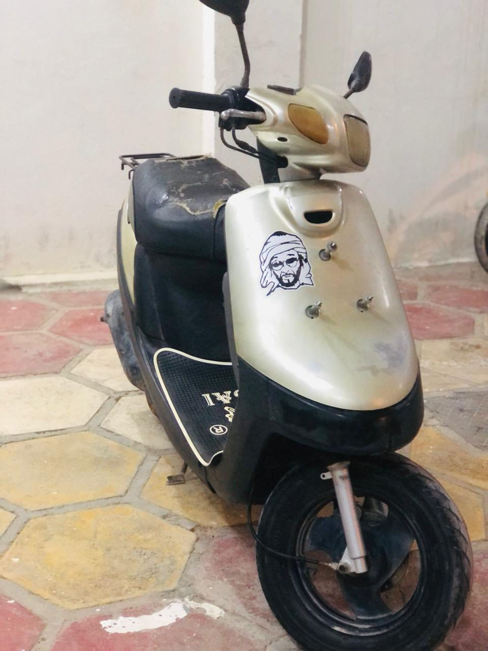 سلام عليكم 🫡 
دراجه بطه للبيع دسك بريك 
الدراجه جاهزه مكينته حلوه صوته ناعم كهربائيات كله شغاله 

السلف عوزه بس باتري 
مكان الدراجه كوفه قرب مستشفى ابن ابلال الاهليه 
السعر ٢٠٠ وبيه مجال

مكلف بالنشر الاستفسار اكثر على هذه الرقم ***********
