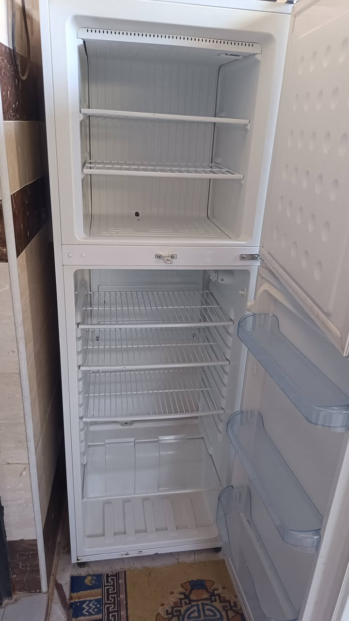 ثلاجه اخت الجديده النوعيه اوبامه 
السعر 450 الف


**إذا كنت صاحب هذا الإعلان وتريد حذفه لأي سبب، رجاءا أرسل رسالة إلى الدعم الفني**