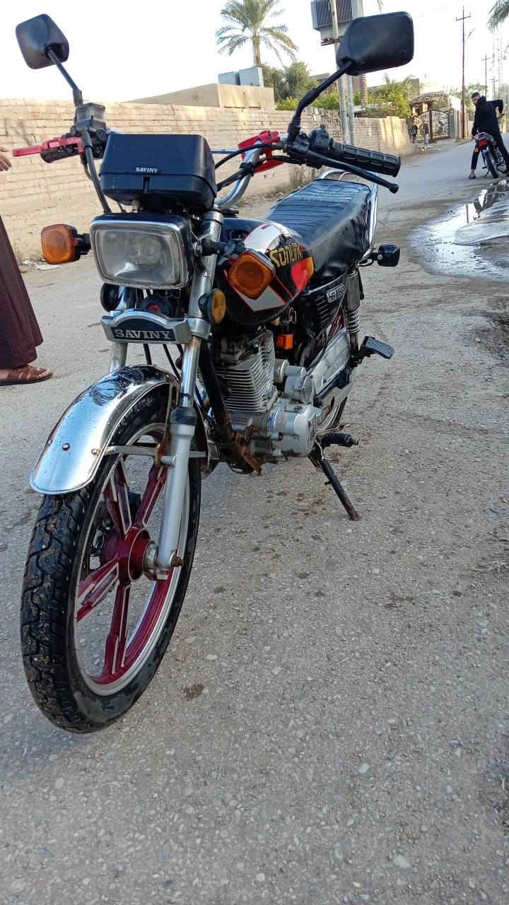 السلام عليكم
دراجه للبيع سيفان فول نضافه كدامه تخم تايرات جدد  
اوراق كامله تشتغل سلف هندر السعر 400وبيه مجال 
تواصل فيس موجود ورقم ***********
