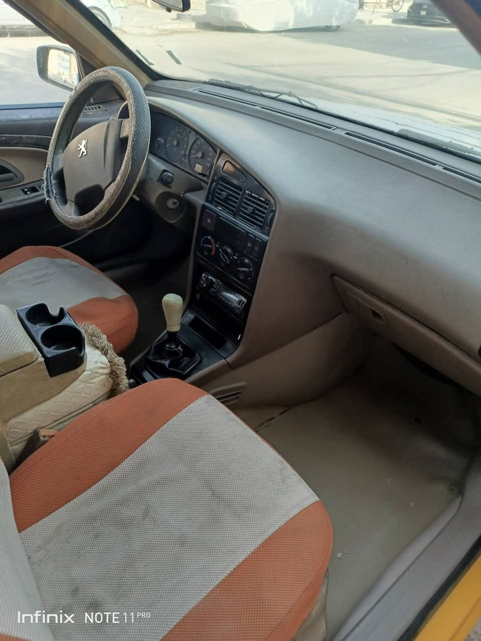 السلام عليكم متوفر سيارة بيجو بارس ٤٠٥  موديل ٢٠١٦ محرك و كير خير من الله تبريد فول تخم تاير جديد حداديه ٥٠٪  السعر ٣١ ورقه + كهربائيات جديده و لايت زنون 
العنوان البصرة شارع كازينو لبنان 
الرقم : ***********
