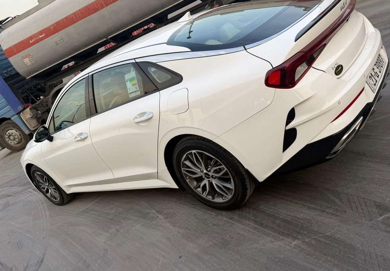 السلام عليكم 

للبيع K5 كي فايف 2023 
خليجي 
نم ام الضمان
رقمها شمالي  بسمي تحويل وكاله حاضرمباشر 
فول مواصفات
محرك 2000 
حساسات امامية خلفية 
كامرة خلفية 
بصمة 
تشغيل عن بعد 
قطعتين تبريد 
انظمة قيادة 
شاشة تدعم ابل كار بلي 
مري شفط و اشاير بالمري 
مقاعد جلد و بدون فتحة سقف 
ماشية29الف كيلو 
مكان السيارة بغداد الشهداء البياع قريب جامع الكبيسي 

السيارة  ع ايدي   
و كل غراضها الاصلية وياها بدون اي نقص 
كفالة عامة بدون بدون قطرة صبغ 

بيها ملاحضات بسيطه جدا  

للاستفسار الاتصال على الرقم   

0773 273 0248

شكراً جزيلاً
مكلف بلنشر
