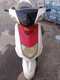 سكنس نثيه للبيع شغاله بس ابيع كوم حديد السعر 300 وبيه مجال المكان بغدا...