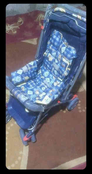 سلام عليكم عربانه طفل للبيع 
مستخدمه شي قليل جدن 
سعره 30وبيه مجال 
مكاني كوت فلاحيه 
***********
