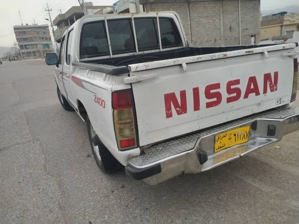 نیسان بڕاوەی دوبەی 

مۆدیل 2003 زێد 

کراوە بە 2007
ناوسور جام کارەبا 

تەبرید  پاوەر 

گێرو مەکینەی مەزبوتە

کارەبای ئیشەکات  
بێ تەقەو رەقە 
ڕۆنی گێرو مەکینەی تازە گۆراوە 
برێکی بەسراوە 
٤تایەی تازەی بۆ بەسراوە 
سعر ٤۷گەڵا کەمێ مەعمەلە
***********

*********** السليمانية, العراق
