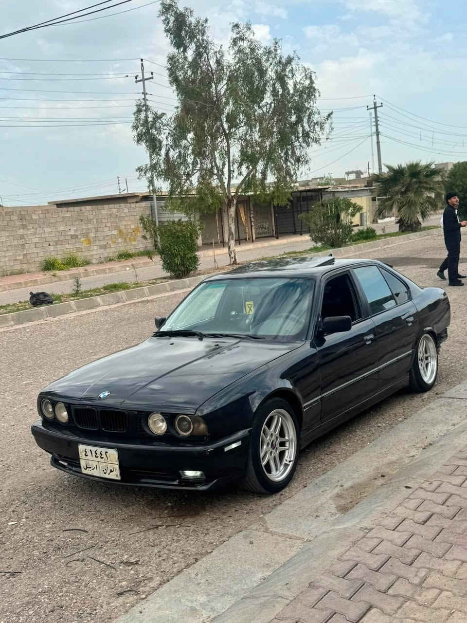 سڵاو ئادمین گیان وەری گرە
BMW 1992 525 
فولی گێڕ عادی هەموو گیانی بەشەرت دەبڵو تاخم پێش و تەبریت هەموی بەشەرت تەبریت لەگەڵ سویج کوشین جلد جەمپێکی پێشی هەیە باقی بەشەرت لایت ئەڵقەو زینۆن شوێن کرکوک
90هەزار غرامەی لەسەرە دوای مەعمەلە دەگەڕێتەوە
48‌‌$
 ***********
