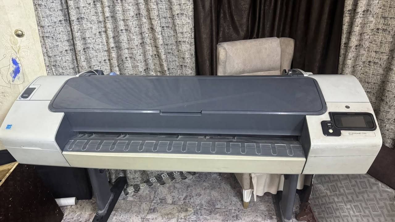 للبيع جهاز بلوتر لطبع خرائط والخ… 
للاستفسار الاتصال ‭0772 306 2760‬
