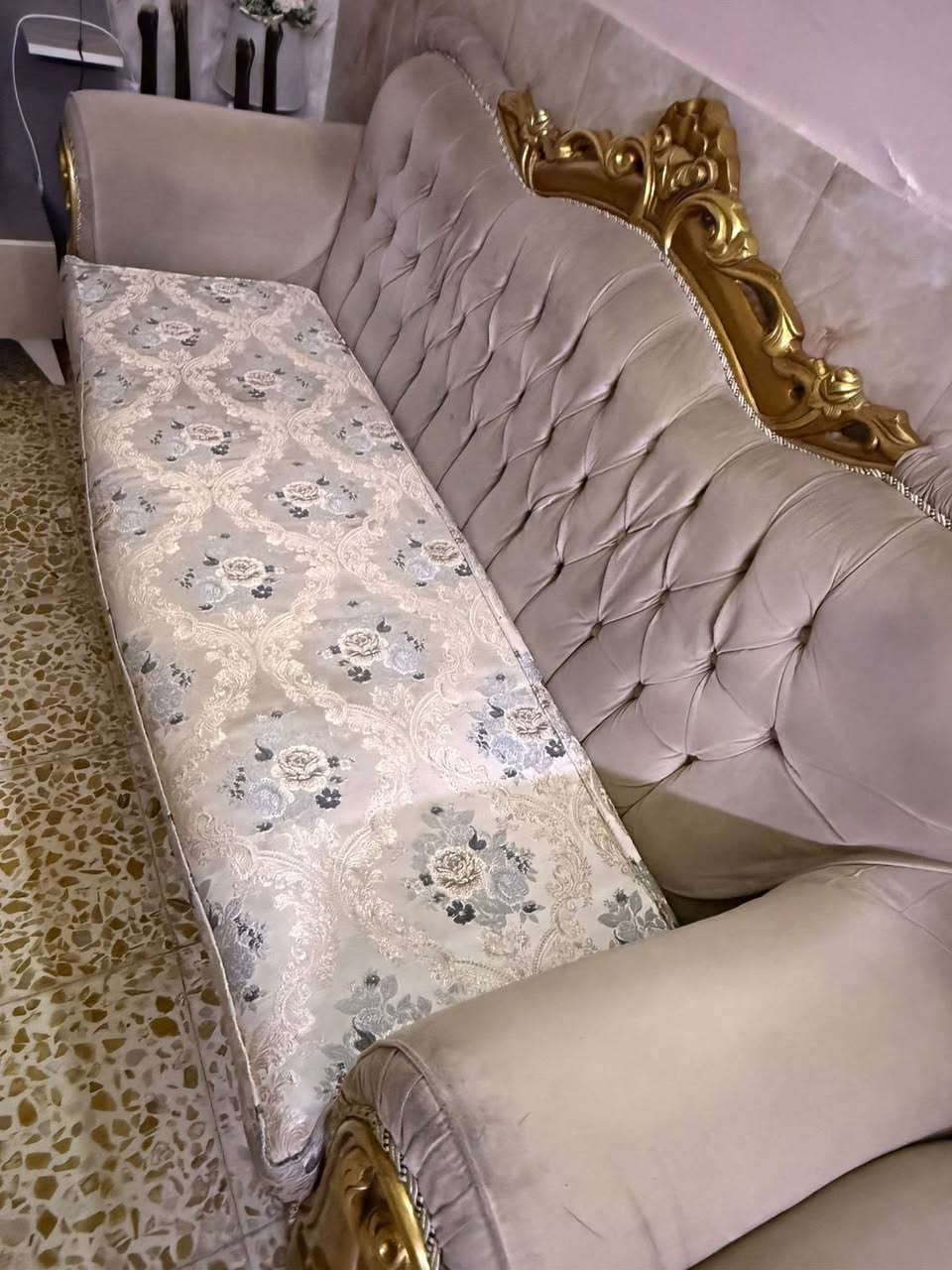 السلام عليكم 
عندي هذا التخم للبيع بحاله جيده من كل جوانب السعر ٤٥٠ الف وبي مجال ومنختلف ع السعر ان شاء الله مكاني بغداد جديده .. 
للتواصل ***********
