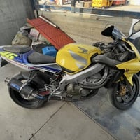 للبيع دراجة cbr600 للتواصل  07869394769