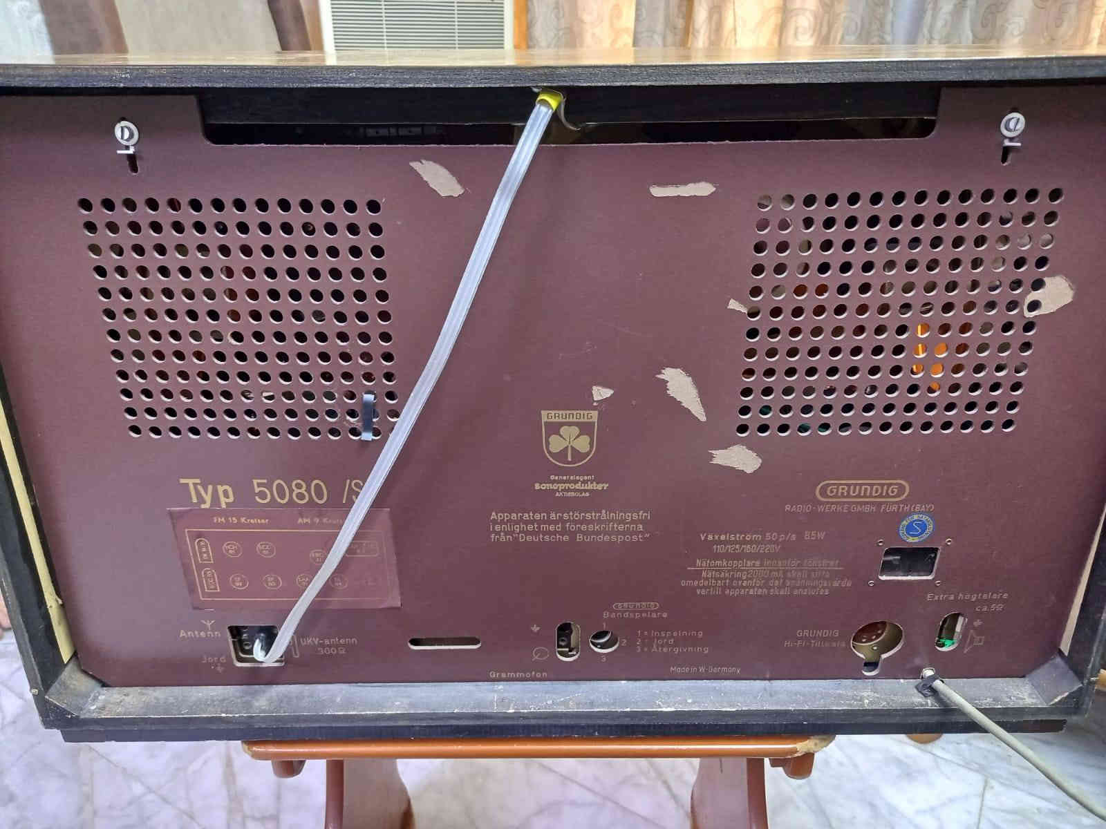 راديو لمبات الماني جرونديج
اجهاز نظافه الخشب ١٠٠٪ بس عيبه سبب النقل كسر بلجامه جهاز شغال كامل صوت كلش حلو
السعر ٢٠٠ الف وبي مجال السعر
*********** وتساب
