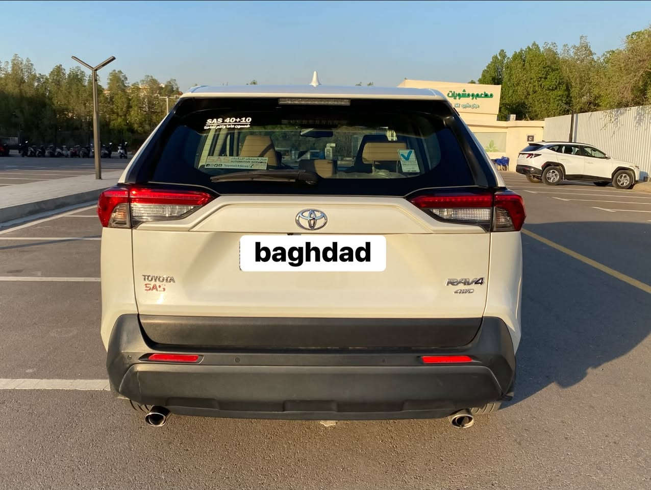 سلام عليكم
تويوتا راف فور موديل 2020 خليجي ساس 
محرك بانزين رقم بغداد بأسمي سنوية تنتهي 2031 هزة جديده السيارة فول عده الفتحه والكراسي الكهرباء السيارة مكفولة عده بارد باب سايق شبرين + والباب الخلفي اليمين بي خدوش .
السعر :205$
للاتصال : ***********
العنوان : بغداد
