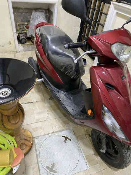 السلام عليكم من رخصة الادمنية. دراجة لكزز مال رمبة ما ماشية شي بسيط ومثل ما موضح بالصور مكان بغداد جميلة الثانية   ماشية 14 كم السعر مليون ونص وبيها مجال بسيط 
***********
