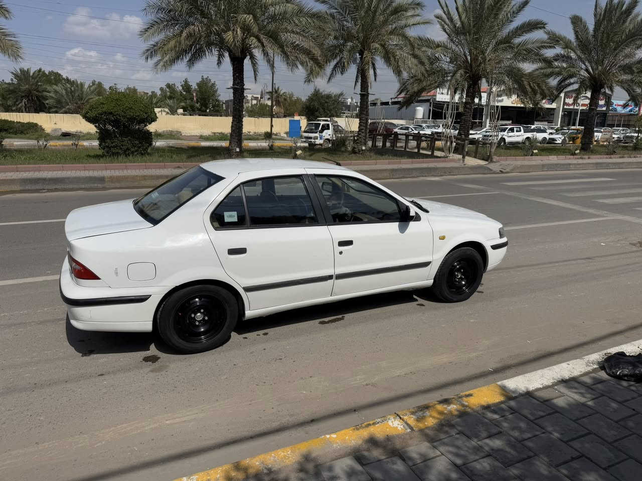 السلام عليكم شباب عندي سمند للبيع موديل 2013 ماشيه 133 حقيقي مكفوله كفاله عامه بسمي رقم بغداد هزه جديده مدوشمه عام تخم تاير صدر امامي خلفي جديد تبريد ثلج للشراي يتصل للشراي *********** مكاني بغداد حي اور ابو حسين الشمري
