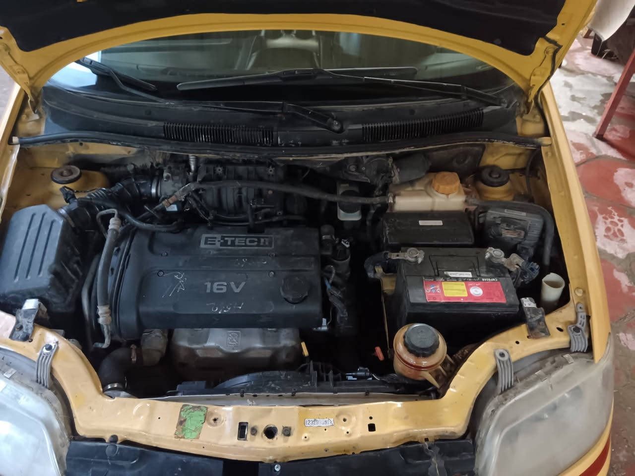 السلام عليكم افيو موديل 2008 سيارة جاهزة من كل شي وبدون أي نقص مكينه كير تبريد كله تمام كهربئيات صدر كله جيد بسمي سنويه ال 29 هزه فحص جديد مكاني بغداد البلديات السعر 43.وبيه مجال بسيط *********** احمد بلادي اصفر
