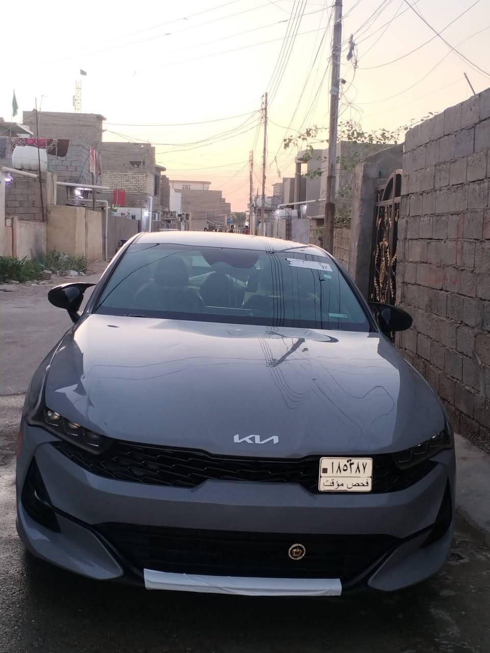 سلام وعليكم 
كيا K5 موديل 2024، فئة GT Line ماشية31 ميل سيارة فول عدة الفتحة الون سمنتي شذري بيهة تبديل باب وبنيد مال كصة صبق بس الهلال موجود صورة الباقي تكحيل وبارد سيارة جديدةافحص العنوان بغداد المداىن رقم صاحب يسارة ***********
