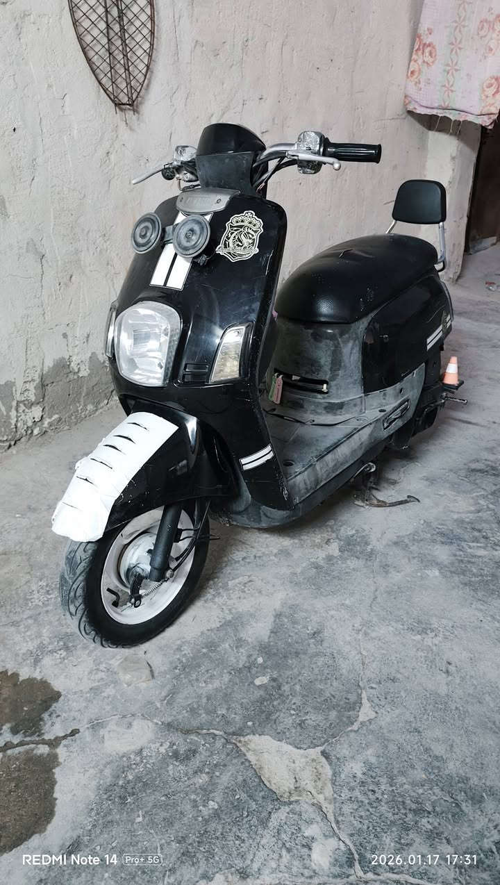 السلام عليكم دراجه بوليسي كل شي ما بيها ماكينه ما مفتوحه دوم ماكينه ناعمه كل شيء شغال بيها السعر 825 وبيها مجال للشراي الالوان البصره الزبير ويراسلني على الواتساب*********** هذا رقمي وعادي اراوس بدراجه ماكس بس اعطوني فرق
