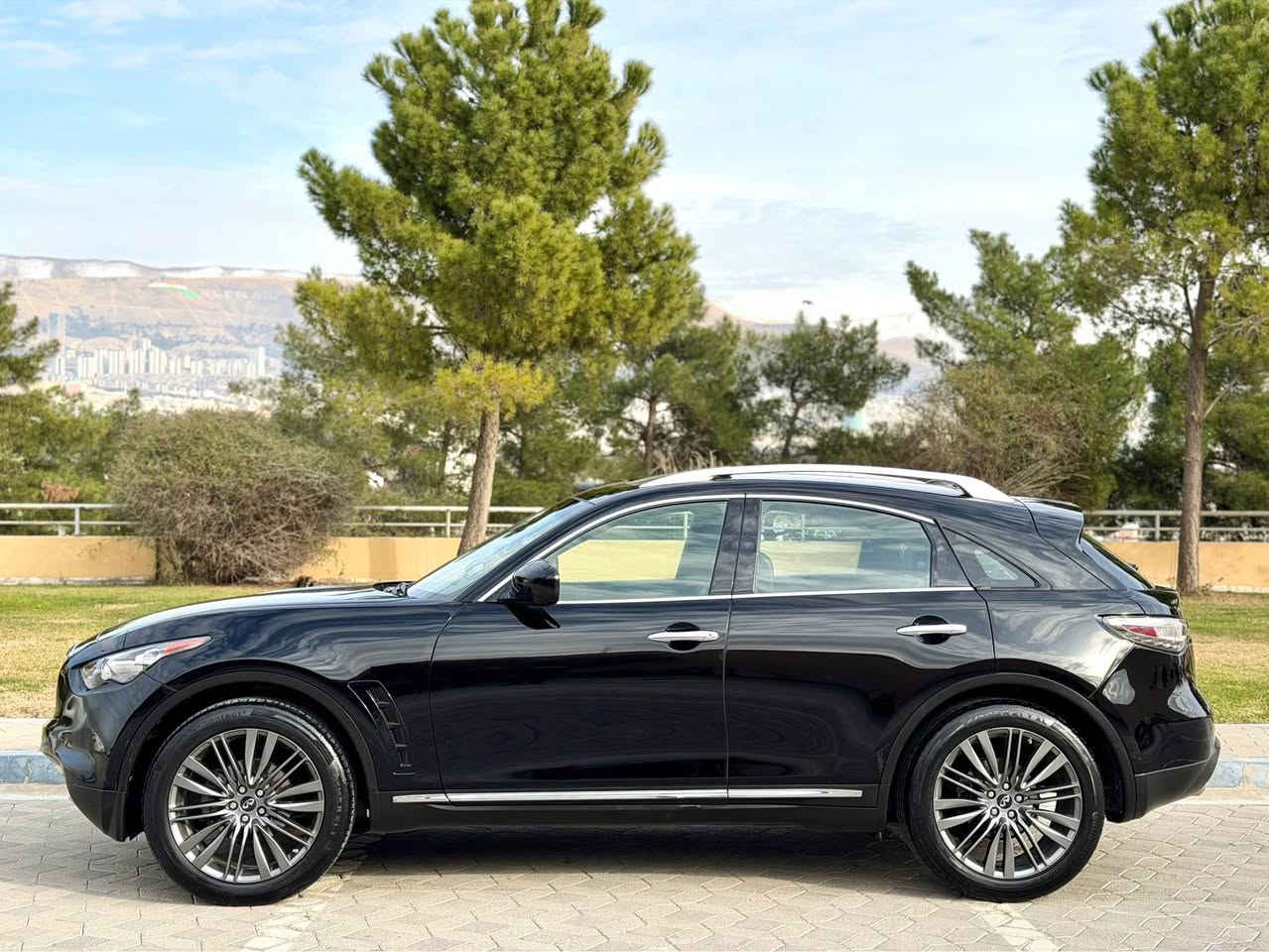 NISSAN INFINITI QX70  2017 LIMITED

نيسان انفنيتي ليمتدد  ٢٠١٧

سعر مناسب مستحيل نظافه بي هيج سعر ١٦٨ ورقه مجال

ملاحظه : سياره قطعتين بس كلير بعد شخت باردحتي رصعه مابيها بشرت سونر موجود سياره جديدا١٠٠/١٠٠ 

فول فول مواصفات
سلايد
٦سلندر تنفس تبيعي
دواغل اللونين اسود او كريمي
كشن جلد و كاربا
كشن خزن وتدفية و تبريد
فور ويل 4X4 
شاشه و ٥ كاميرا
رادار امامي خلفي ورادار شارع
تحكمات ستيرن
ماشي ١٧٠ الف كم
بعد مواصفات انفنيتي معروفه ..........
سياره كلين تايتل مابي حادث ولا ارباك مابي شي بس بي العراق قطعتين كلير باب سايق او بونيت بدون دواغل بدون ارباك بس كلير بي سبب شخت بسيط و بعد صابغين 

گير محرك تاقم صدر تبريد تدفيه كله بشرت محرك مامفتوح

سنوي رقم جديد بي اسمي سياره تحويل مباشر 

سعر سياره مناسب  ١٦٨ ورقه بيها مجال 

مكان سليماني 

***********
***********
___________________________________________
NISSAN INFNITI QX70 LIMITED  2017
فول فول مواصفات 
سلايد
٦بستون بى توربو
ناو دوو ره نك ره ش و كريمى
كوشن جلدوكوشن كاره با
كوشن ساردو گه رم و خزن
ده بل اكسل 4x4
شاشه و ٥ كاميرا
رادا رو خه تى جاده بيش و دوا رادار
حاسه ى بيش و دوا
سوكان فرليوم و تحديد سرعه
١٧٠ هه زار كم روشتوه
له گه ل زوور مواصفاتى تر............

سه ياره كه كلين تايتل داغل بووه ليره دوو بارجه ى بووه به بوياغ بى ناوكرتن بى ارباك حاديثه ى نيه بى ئه وو دوو بارجه يه سه ياره كه شخت و ساردوو جاليشى نيه به شه رتى سونر

گيرو مه كينه و تاقم بيش و ته بريدساردو گه رم به شه رت 

سه نه وى ره قه مى تازه يه به ناو خومانه ته حويل به شه رت

سعر ١٦٨ ورقه و مجال 

شوين سليمانى 

***********
*********** السليمانية, العراق
