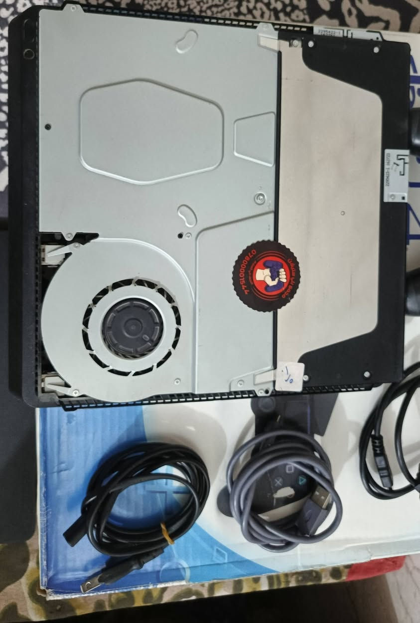 سلام عليكم يولد
بل ps4 سلم مامفتوح كل شي اصلي 
٢١٠ للشراي ينزل سعره
يوجد توصيل


**إذا كنت صاحب هذا الإعلان وتريد حذفه لأي سبب، رجاءا أرسل رسالة إلى الدعم الفني**