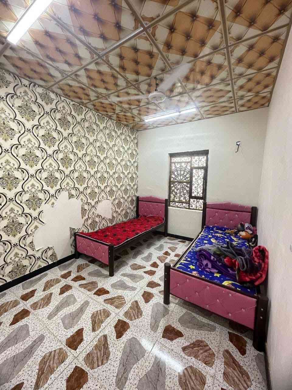 بيت اليجار يحتوي على قرف عدد 2 ومطبخ وصحيات العنوان البصره ابو لخصيب طريق الوصطي قرب المدرسة الصفره السعر اليجار 250 ألف الستفسار نتصل على الرقم *********** بي واتساب
