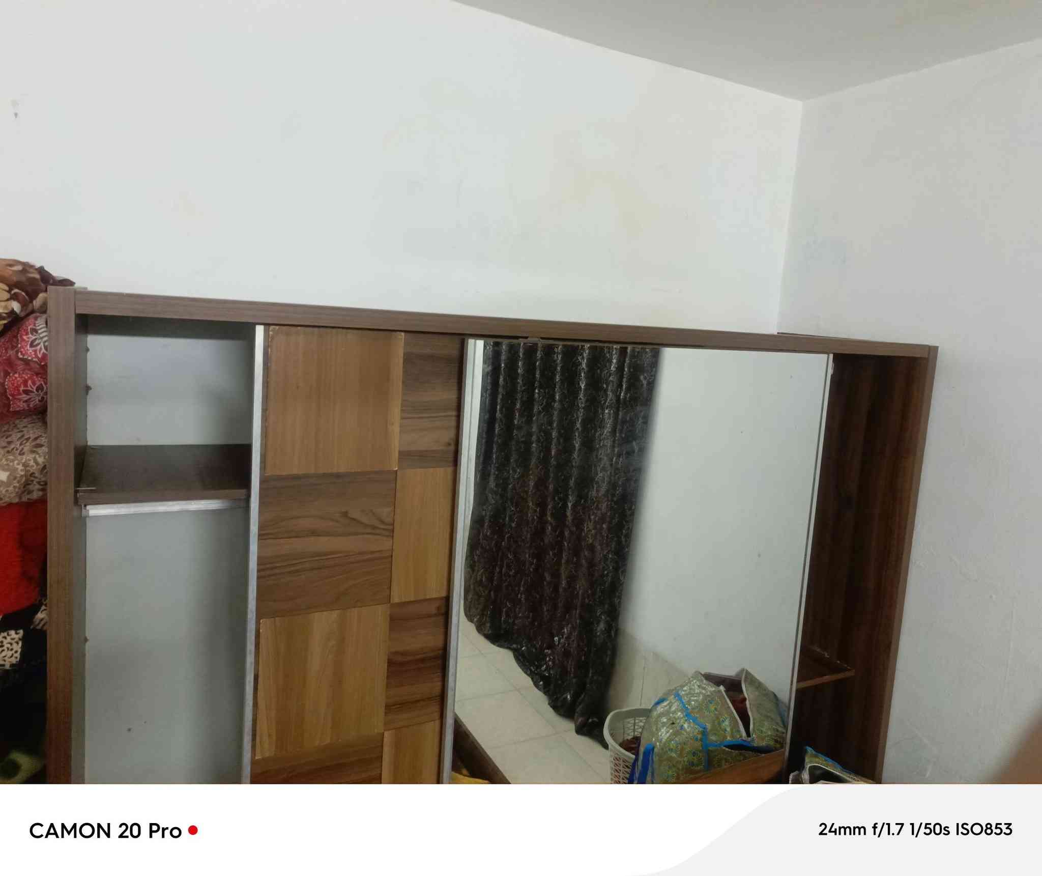 سلام عليكم غرفه للبيع 150 وبيها مجال مستعجل عله بيعته مكان هفلان فرع صيدليه حنان ***********بي وتساب
