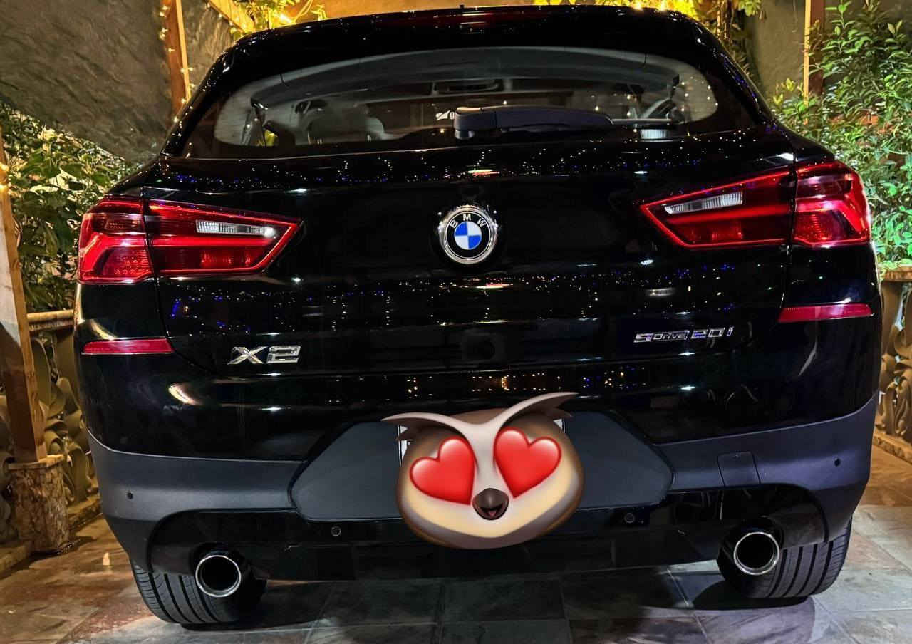 السلام عليكم للبيع
مكفولة كفالة عامة من كلشي 
BMW X2 2020 S DRIVE 
محرك 2000 توين باور تيربو 4 اسطوانات 
المواصفات 
رادار امامي 
رادار خلفي 
رادار جانبي
شاشة أنظمة اندوريد اوتو ابل كار بلاي 
تحكمات مقود القياده جهتين 
كامره خلفيه 
نقطة عمياء 
سقف بنورامي
انظمة قيادة ( Sport Comfort normal )
كشن خزن ميموري
كشن جلد أوف وايت
عدسات ليزريه بالمصابيح 
بعد تضمن هواي مواصفات السياره لكن لتجنب الاطاله ذكرنا ابرز المواصفات 
السياره خليجية جديدة جدا وضع شركة حته كتلوكاتها موجودة ماشيه 30 الف KM فقط سياره اقل مايقال عنها جديده وايضاً عليها تغليف PPF من شركه جيوشيلد 
مكان السياره بغداد لوحتها انكليزي جديد
سعرها 218 بي مجال اني خادم

للاستفسار ***********
