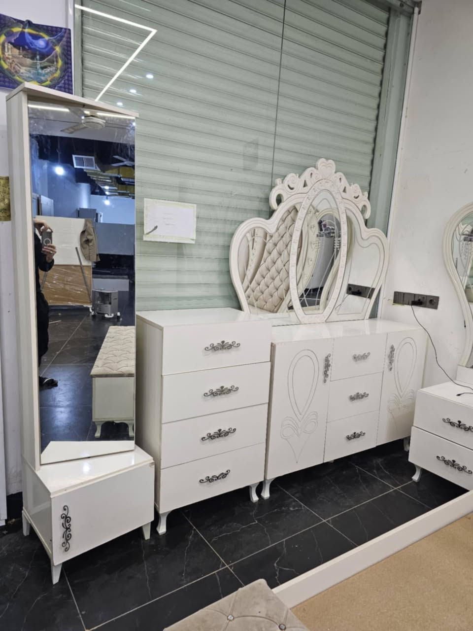 تخفيظات سارعو بل حجز بيع مستعجل غرفه نوم ملكي 9 قطع شرط نظافه انارات شغال سعر 800 الف شراي يخابر رقم *********** عنوان كركوك
