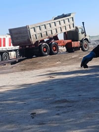 سياره للبيع موديل ١٩٧٩ مجموعة مان كير ٢٩ محرك نضيف شاصي مكفول بدي جديد...