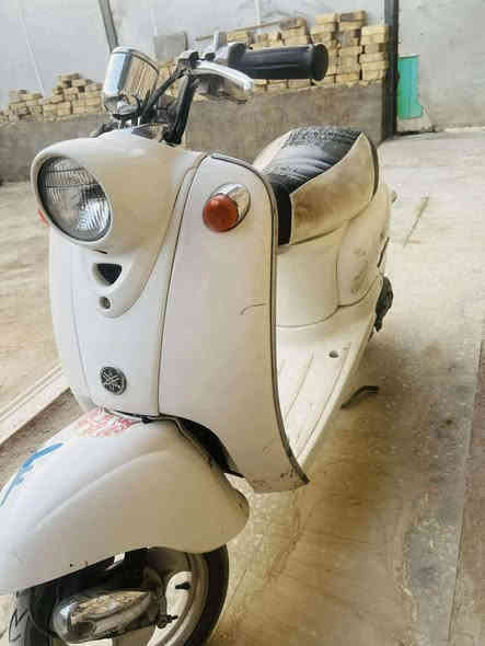 هاي الدراجة نظيفة وكفرات ومكفولة كفالة عامة والمكينة مكفولة تجي تفحص وتاخذ السعر 500 وبيها مجال استخدام بس شهرين
***********
