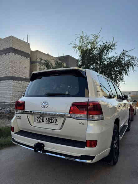 السلام وعليكم 
لاندكروز GXR موديل 2021 شركات وفول مواصفات 
فتحة بصمة ابواب بصمة كشنات كهرباء كشن السايق ثلاث حركات صندوق كهرباء اربع كامرات 
حساسات وثلاجة ولباقي معروفة المواصفات 

مكفولة كفالة عامة من الصبغ والبارد والتبديل 
كلش جديدة وغرفتها زيرو تخم تاير جديد 
ماشية 120 الف كيلو متر واستخدام نظيف جداً
رقم اربيل بأسمنا / مكان السيارة بغداد 
للاستفسار : *********** 
السعر جداً مناسب / 535 ورقة / 53.500$
