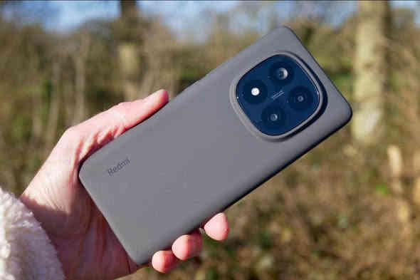 للبيع ريدمي نوت ١٤ برو بلص 5G  
ذكرته ٥١٢ 
عشوائيته 24  12+12 
محلقاته كامله شاحنه ١٢٠ واط 
نضيف كلش مامستخدم هواي 
سعره ٤١٥ الف 
مكاني بالنجف 
*********** النجف
