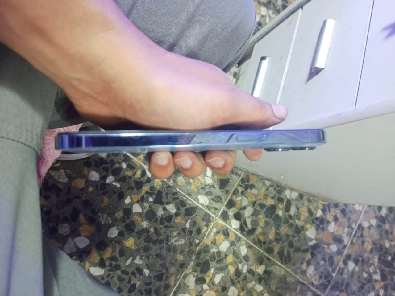 السلام عليكم آيفون 13 برو ماكس ذ 265 هسه بدلته شاشه اصليه من ابل او بطاريه أصليه كلشي موضح بل صور كلشي شغال ماعده الفيس إيدي والضهر مفطور اريد اروس اب 14 او 15 وانطي فرق مكاني بغداد الحبيبيه شارع السكه *********** 
***********
