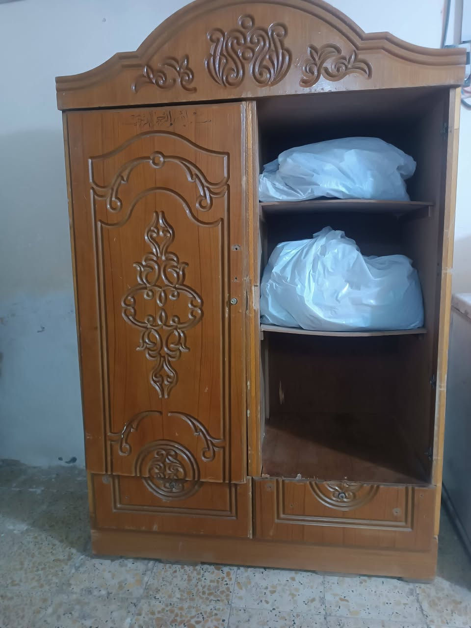 السلام عليكم كنتور صاج للبيع فقط باب مكسور الولد رايده 50 الف مكانه ناصريه مركز حي الشهداء هذا رقم الولد وراسلو اي واحد محتاجه *********** مكلف بلنشر
