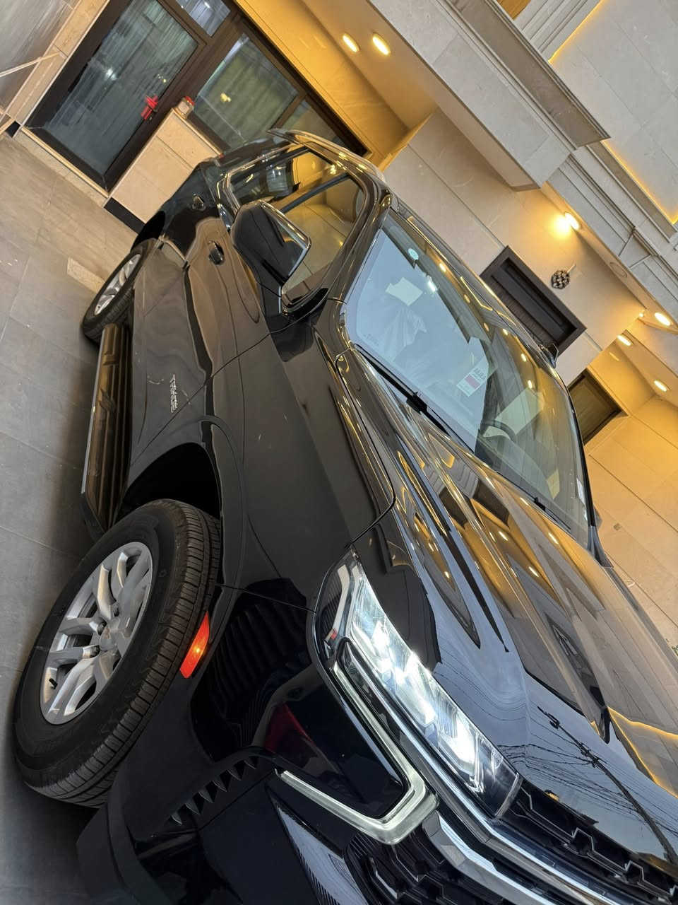 السلام عليكم للبيع فقط 
تاهو ls ٢٠٢٤ 
خليجي وكالة المنصور 
ماشيه ٥٠٠٠ كيلو 
مكفوله سياره وسونار بلمنشور 
تحويل مباشر 
 السعر ٥١٠٠٠$
العنوان . بغداد . شارع الصناعة 
***********
