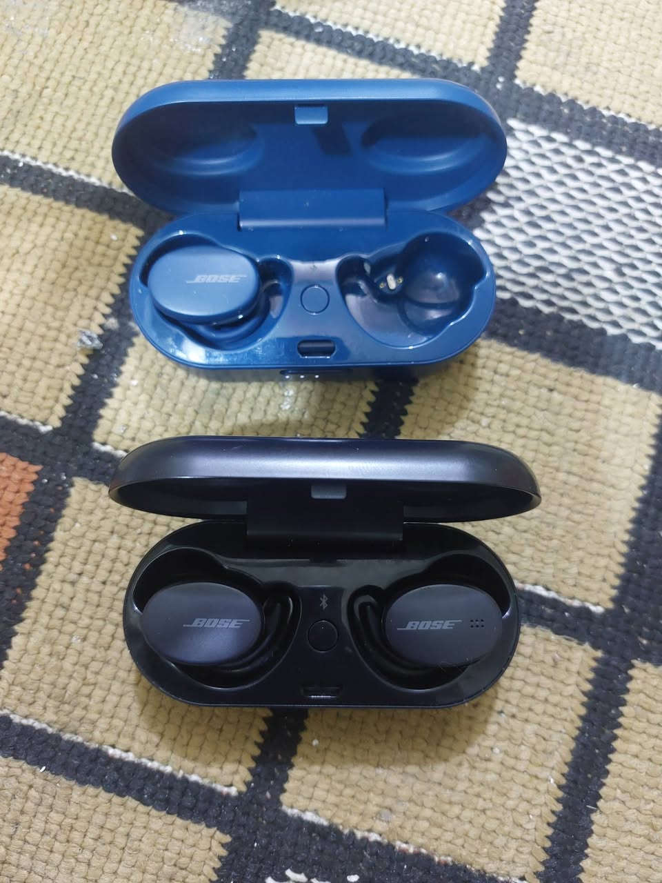 السلام عليكم
من رخصة الادمن

ايربورد من شركة بوز قطعه كامله وقطعة بس تك مثل ما موضح بالصور ما يشتغلن بس اللدات تلمض
القطعتين ب50 الف
لا يوجد توصيل


**إذا كنت صاحب هذا الإعلان وتريد حذفه لأي سبب، رجاءا أرسل رسالة إلى الدعم الفني**