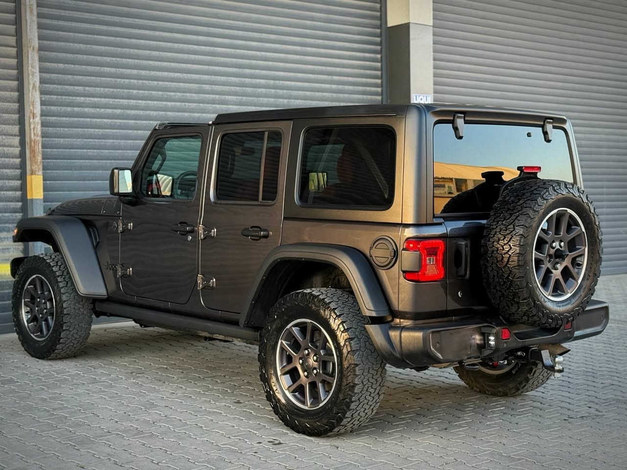 سلام عليكم
للبيع فقط
JEEP WRANGLER WILLYS  2024
10TH ANNIVERSARY 
شكل جديد
‎جيب رانگلر ويليس
فول فول مواسفات 
‎موديل:2024
ماشي 22 الف فقط
‎المحرك: 4 سلندر 2.0 تيربو E-TORQE
ضرر جنطه خلفي فقط مبدل بيلادي نفس لون بدون صبغ
بدون دواخل بدون ايرباك 
‎سياره بدون قطره صبوغ  
‎مكفول گير محرك 

‎المواصفات :
‎▪️بسمه،  تشغيل عن بعد 
بسمه ابواب
‎▪️داخل جلد 
لون احمر
كشنات تدفه تبريد
استيرن هيتر
صماعه ALPINE
‎9 سماعات
‎▪️دفع رباعي 4*4
نيزام دي فلوك 
قفل اكسل امامي و خلفي 
نيزام اوف رود
شاشه كبير كاميرا 4k 
حساسات خلفي
رادار امامي جانبي خلفي 
اميرجينسي بريك
‎▪️ شاشه كبيرة مع نضام ملاحة نفكيشن GPS 
‎▪️كاميرا خلفية مع امكانية التقريب (زوم) .
‎▪️نظام (Auto stop)
‎‏ABS,TC,Off-road page
‎▪️مرايا متحسسة للاضاءة العالية .
‎▪️ لايت مع بلوجكتر زنون .
‎▪️ بك لايت مع سكن لايت LED .
‎▪️ سقف 3 قطع قابلة للازالة .
‎▪️ ابواب قابلة للازالة .
‎▪️ نظام (Auto Start System) التشغيل والاطفاء الاوتوماتيكي للتوفير في صرف الوقود .
سياره بدون رقم تترقم شمالي فقط
📍مكان سياره سليماني 
📞 ***********
