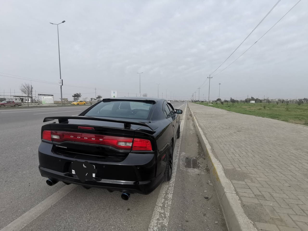 جارجر ٢٠١٢ رقم سليمانيه 
بيه جامرلغ وبنيد بدون دواخل محدث والسيارة كله محدثه srt وباسمي سنويه ورقم جديد 
سته سلندر
شاشه جبيره وتشغيل عن بعد وسستم صوت بيتس
***********
