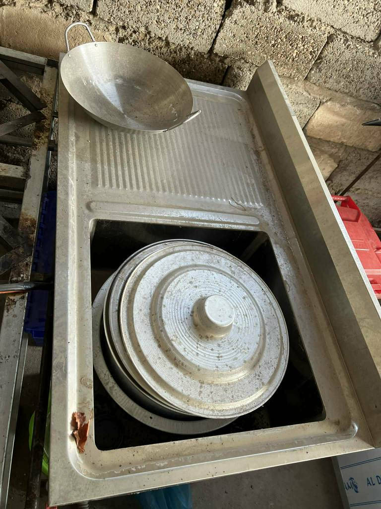 السعار عنده صاح الرقم ***********
لا تراسل خاص بغداد, العراق
