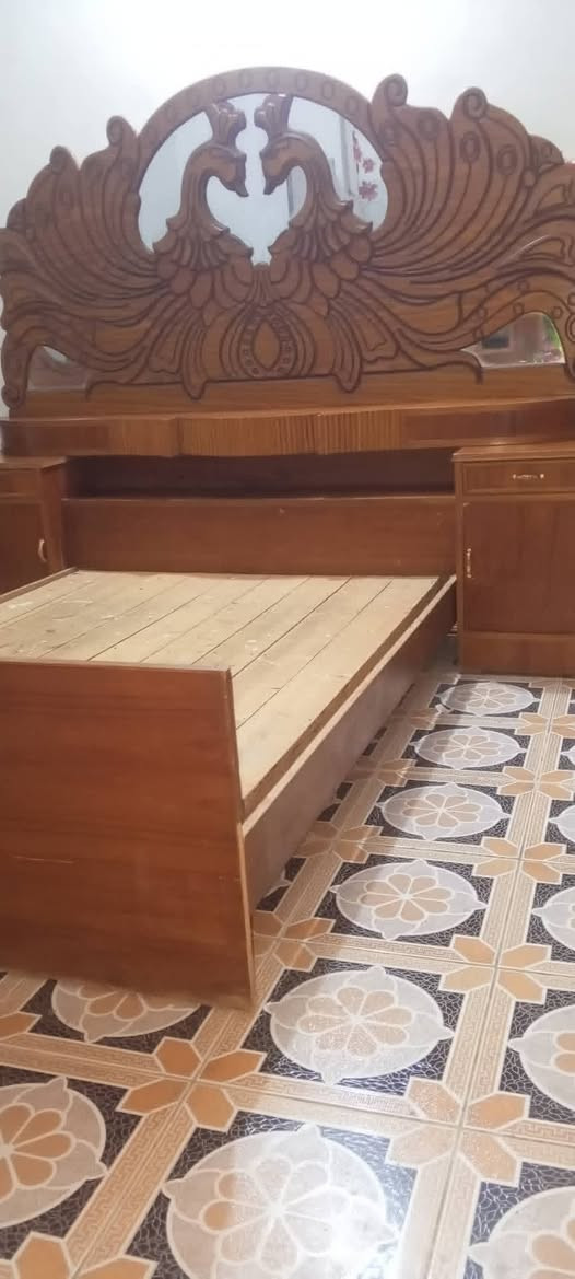 غرفه 6 ابواب صاج عراقي  نظيف كلش.. السعر ب 550 شراي يتصل ***********...
