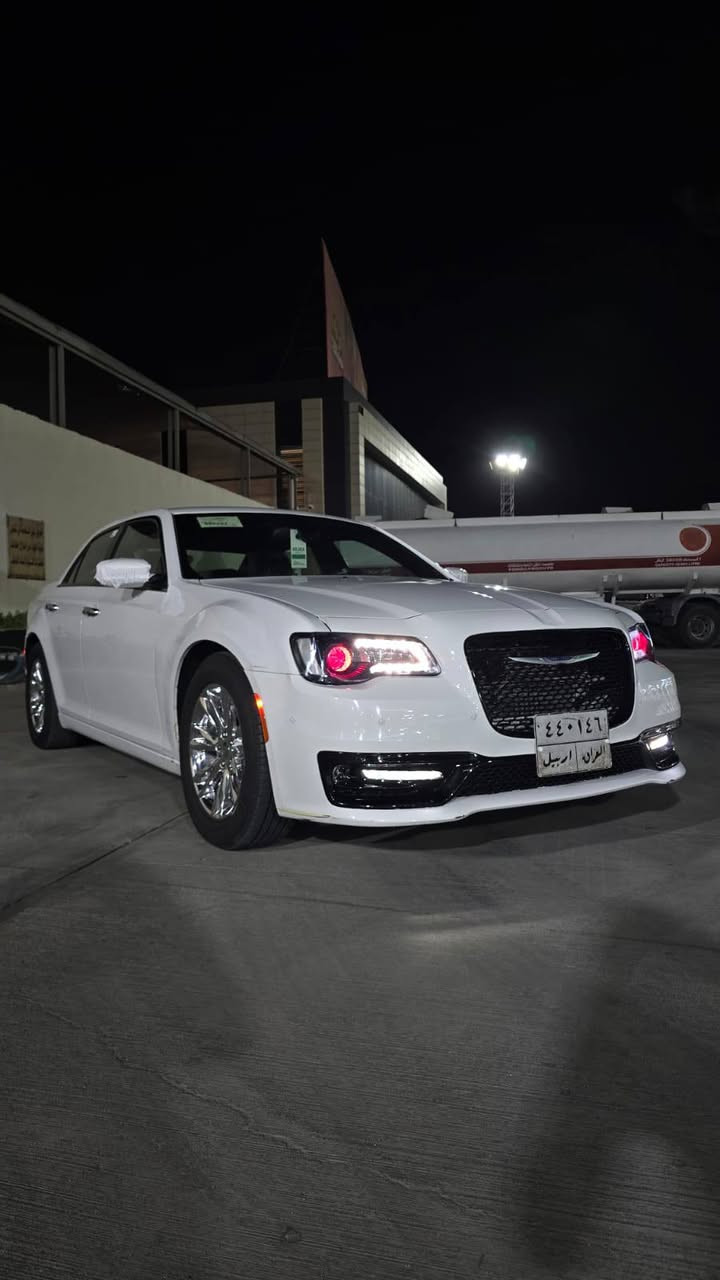 السلام عليكم
كرايسلر S300 موديل 2016  وارد امريكي بيها جاملغ وبنيد ولغد مبدل
وشويه بارد بجاملغ الخلفي سياره S فول مواصفات معروفه مواصفاتها بس بانوراما مابيها دمام بصندوك كشن حضن كشن كهربائي تدفئه ويل مكسيكي 18 وتخم تاير ليوم شادهن مكينه 3.6 مكينه وكير وحداده بلكارتون سياره جديده وحلوه لايت عدسه زرع عين حمره شرط نهار رقم اربيل سنويه منتهيه 
مكان السياره البصرة 
السعر 145 قفل بيها فقط حق جيه
***********
***********
